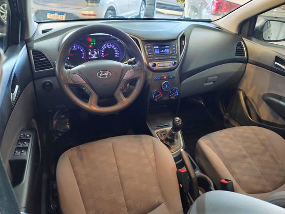 HYUNDAI HB20S 1.6 COMFORT PLUS 16V FLEX 4P MANUAL